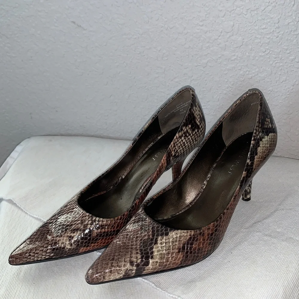Nine West Novao Snakeskin Pointy Toe Pump. Sz. 5.5